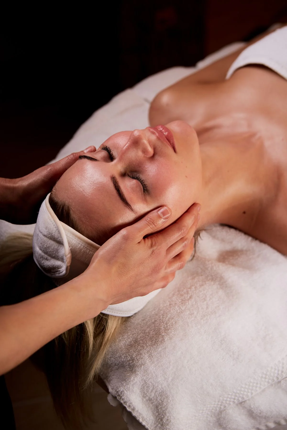 Express check-up for a honey-glow face jpg - Comprehensive SPA programs and rituals